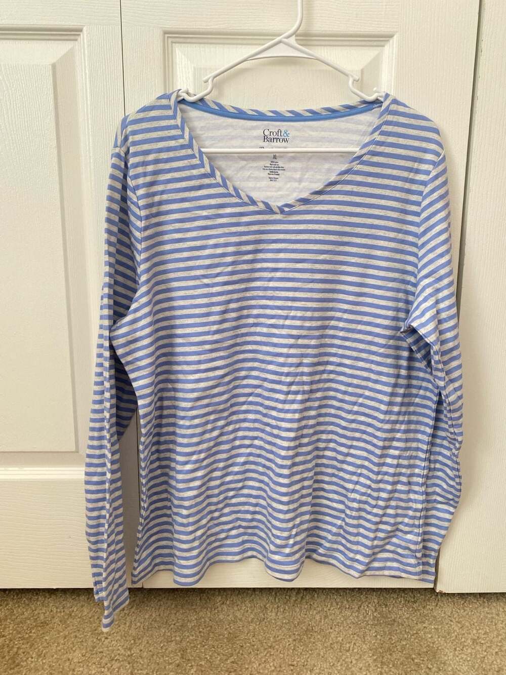 Croft & Barrow The Classic Tee Blue and White Striped Long Sleeve V-Neck Shirt S
